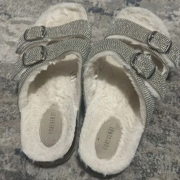 Forever 21 Rhinestone Faux Fur 2 Strap Sandals Size 9 - Picture 3 of 5
